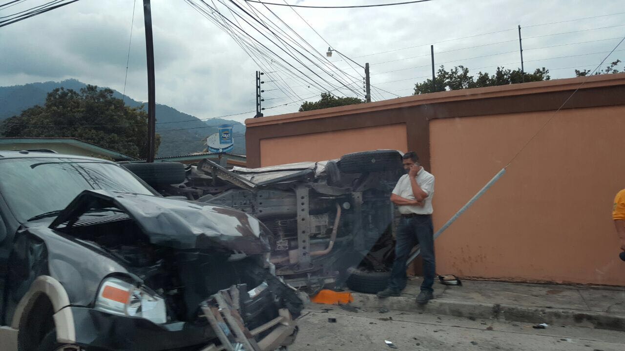 Accidente a la altura del restaurante Tre Fratelli.