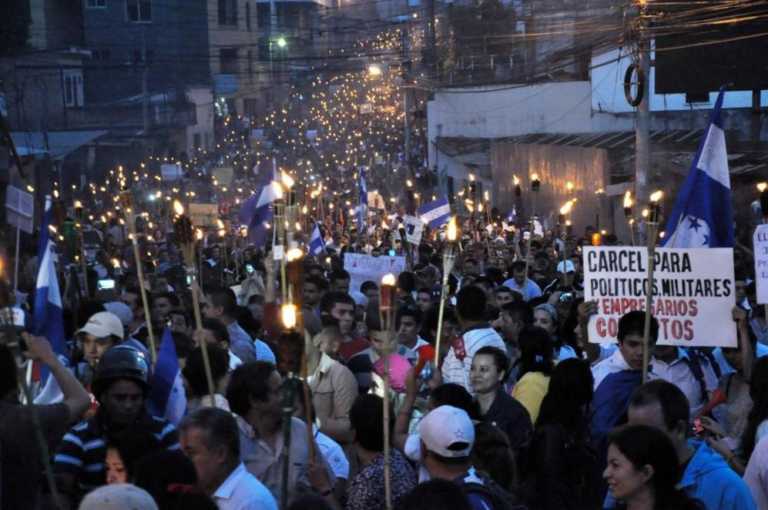 Las organizaciones defensoras de derechos humanos y libertad de expresión se alarman ante la aprobación de nuevas leyes en Honduras.