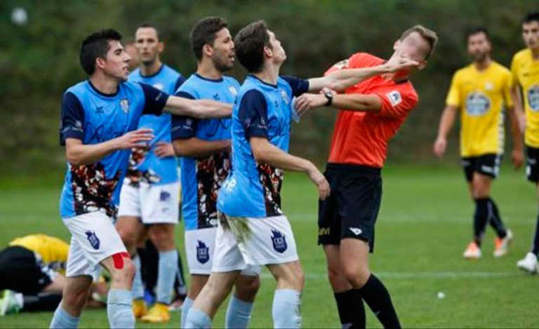 Árbitros uruguayos siguen en huelga y no habrá fútbol el fin de semana