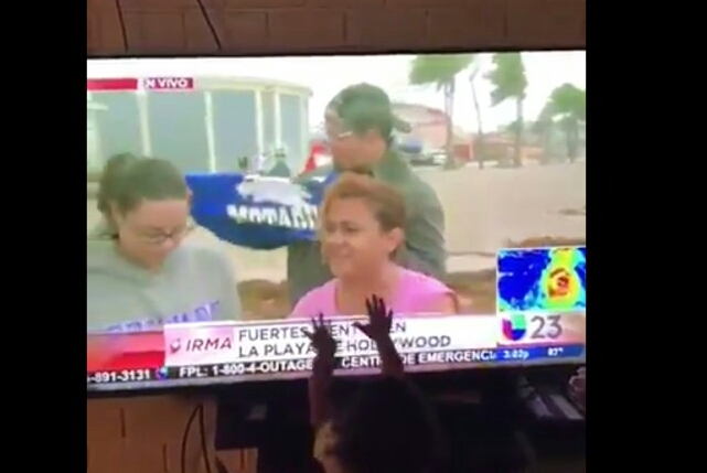 ¡Hincha del Motagua «Roba» cámara en medio del Huracán Irma!