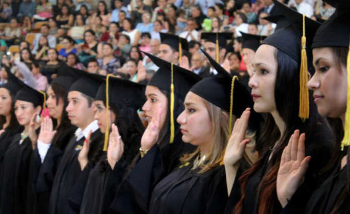 Graduaciones en la Universidad Nacional