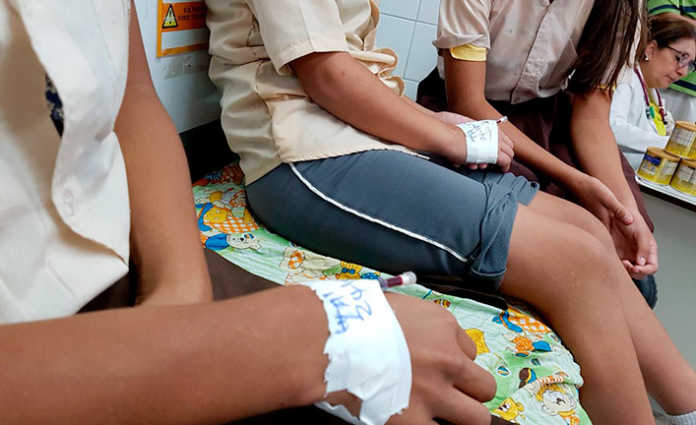 Se intoxican dos jovencitas