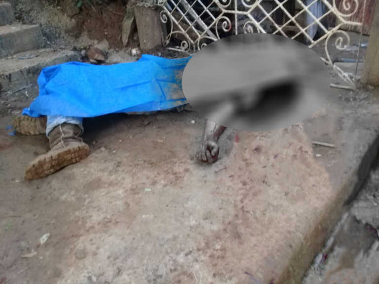 Ultimado de un machetazo en Roatán