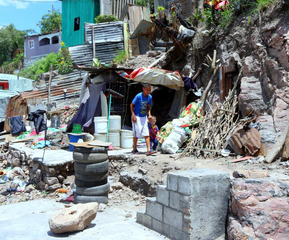 En Honduras no alcanza el dinero