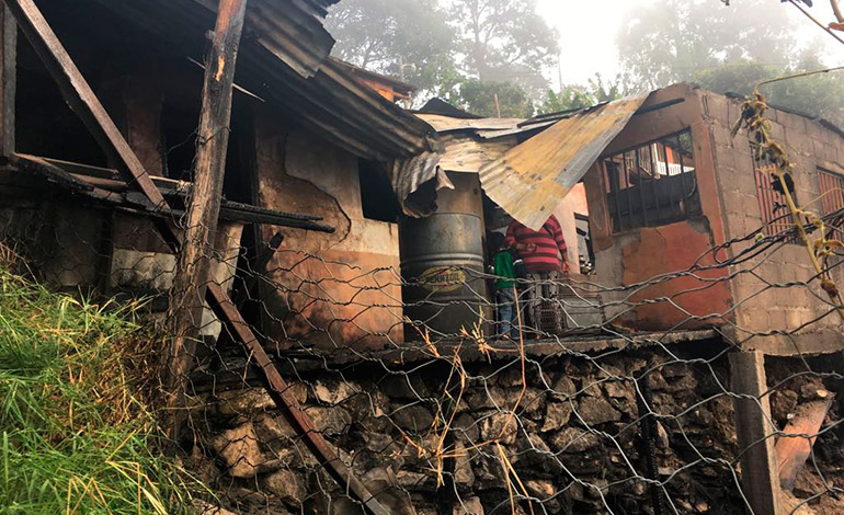 incendio en Colonia Nueva Oriental