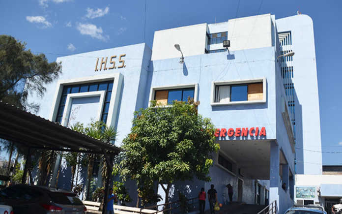 médicos del IHSS renuncian