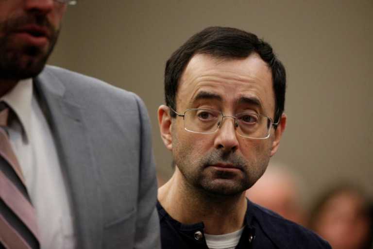 Larry Nassar, el médico que abusó a más de 150 niñas y adolescentes, fue sentenciado a un máximo de 175 años de prisión