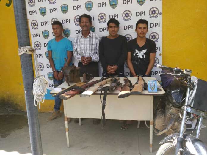 cuatro detenidos en Trujillo