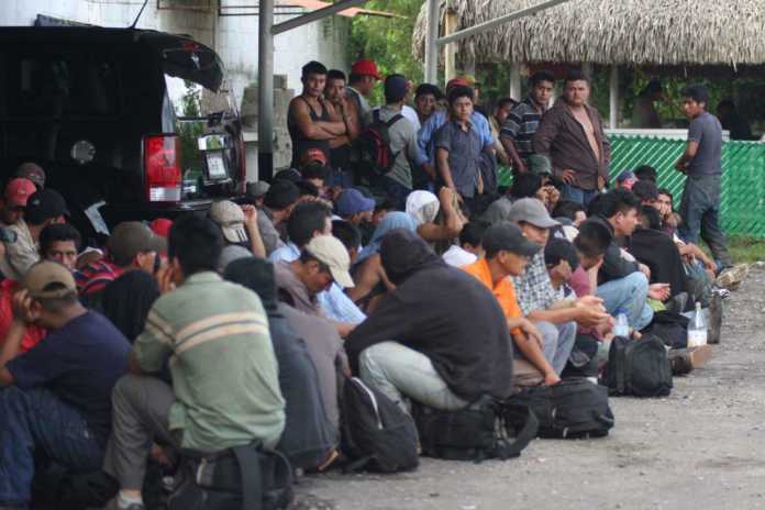 Rescatan a 103 migrantes hondureños en riesgo Rescatan a 103 migrantes hondureños en riesgo