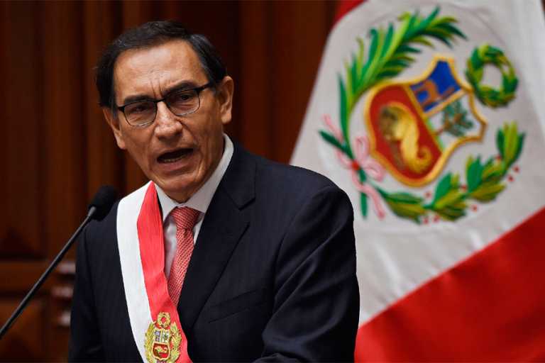 Perú: Vizcarra asume como Presidente y llama “a decir basta” a la corrupción