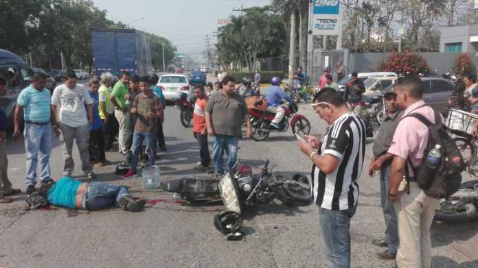 Accidente de tránsito en San Pedro Sula deja tres personas heridas Accidente de tránsito en San Pedro Sula deja tres personas heridas