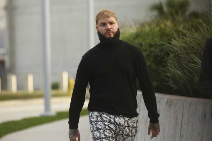 Envían a la cárcel a Farruko