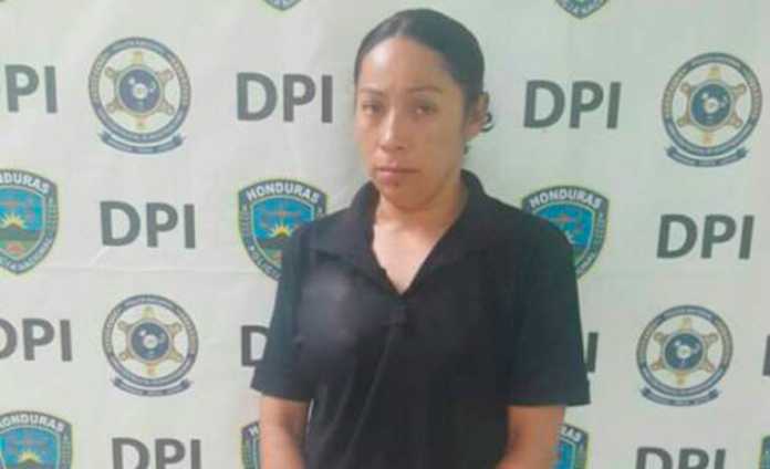 Madre detenida en Copán Madre detenida en Copán
