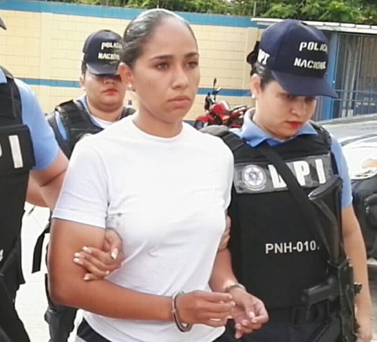 ¿Crimen pasional? Cámaras externas a hotel captaron a la supuesta cadete homicida