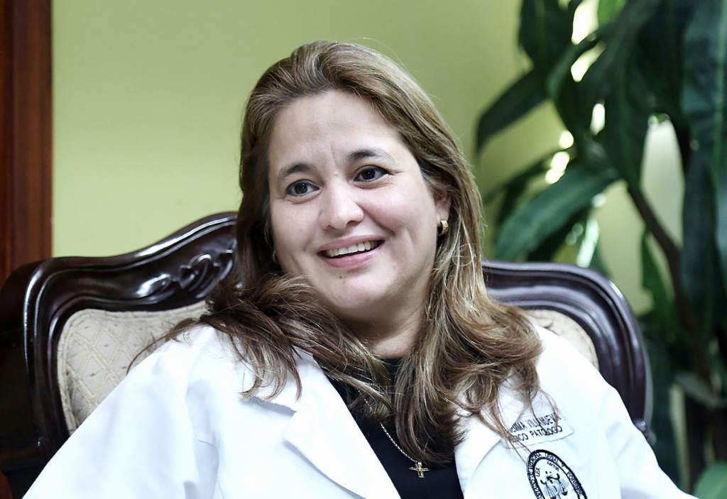 directora de Medicina Forense
