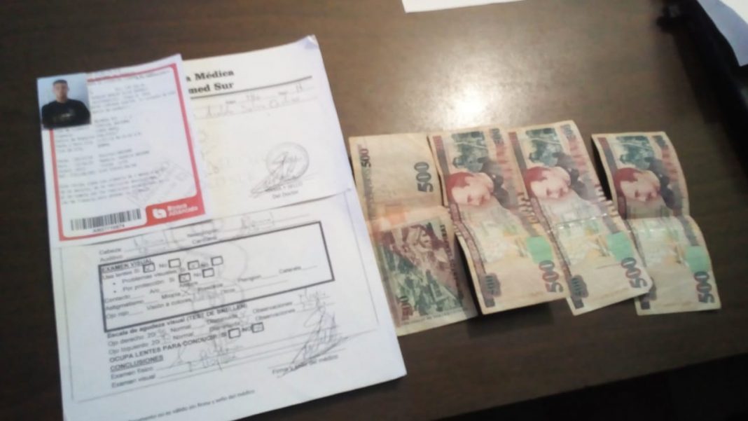sobornar a un agente policial
