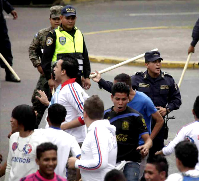 caos tras el partido del Olimpia