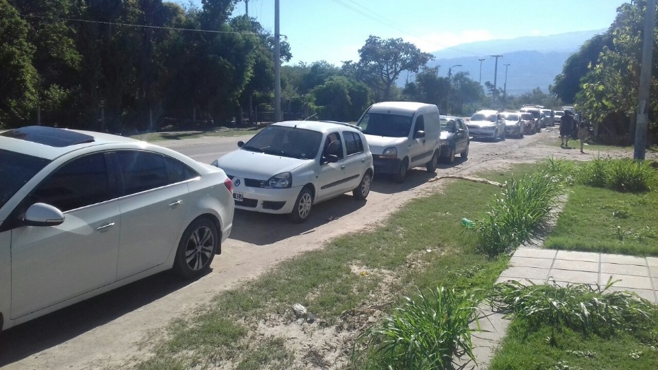 protestar en caravana por el precio del combustible
