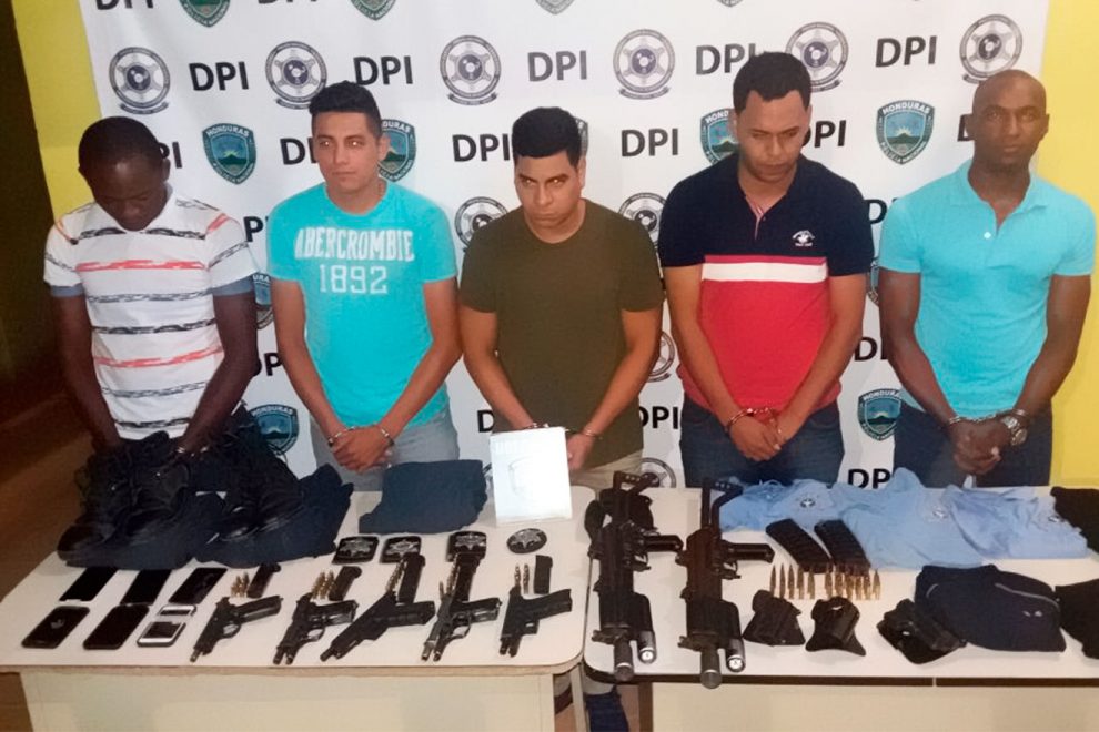 capturan a policías en Tocoa