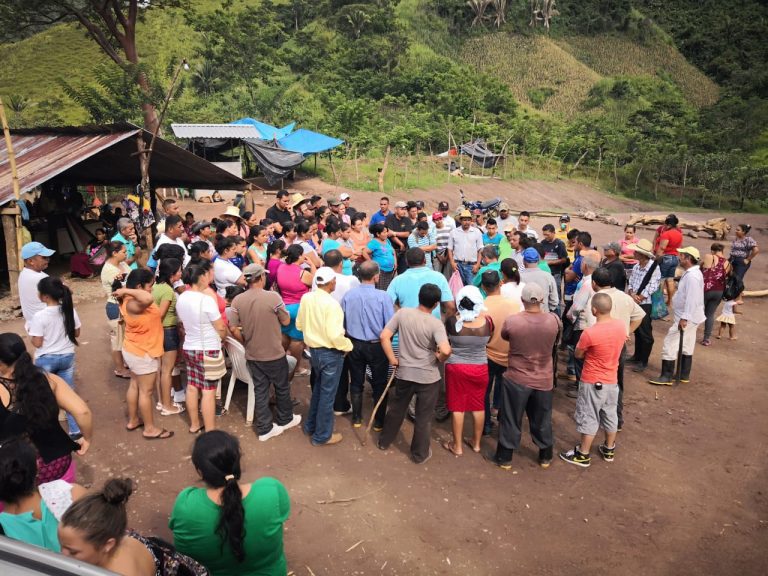Tocoa: Con orden de desalojo pretenden callar protesta contra minera de Lenir Pérez