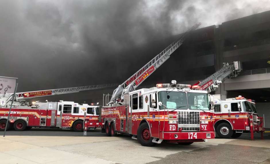 Incendio de autos en Brooklyn