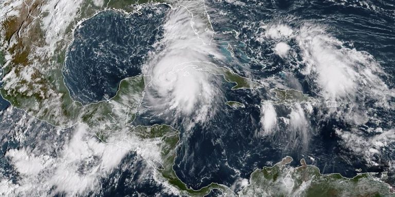 Tras su desastroso paso por Honduras, la tormenta tropical Michael se convierte en huracán hacia EE.UU