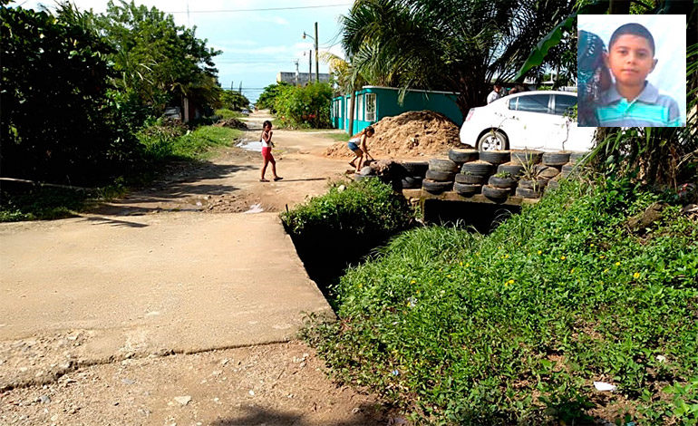 Continúan búsqueda de niño que cayó en caja puente en Tela