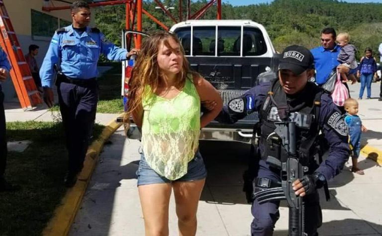 mujer que golpeó a su esposo