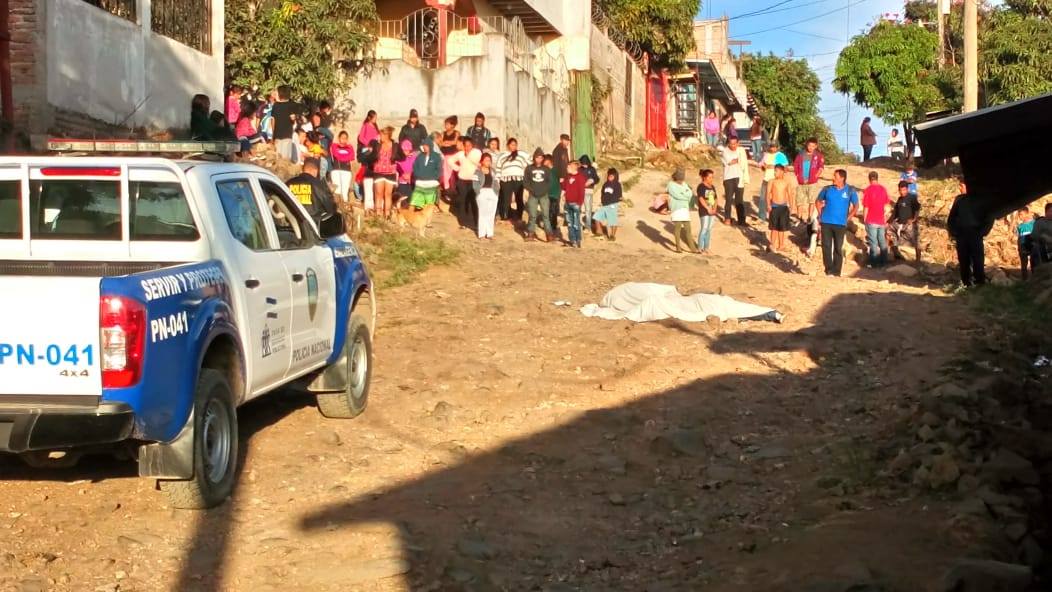 dos jóvenes en la colonia Nueva España