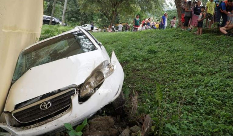 taxista cae en hondonada