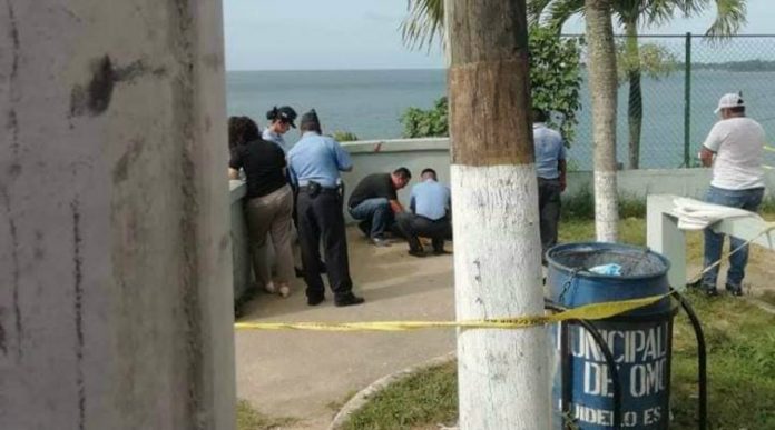 joven se suicida en Omoa