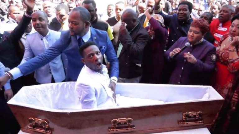 Pastor resucita a muerto en Sudáfrica