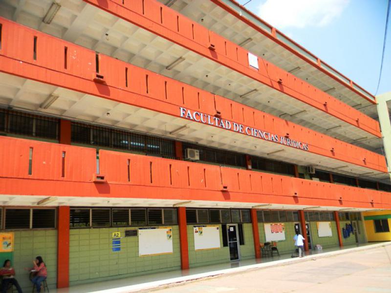 Facultad de Derecho en UNAH