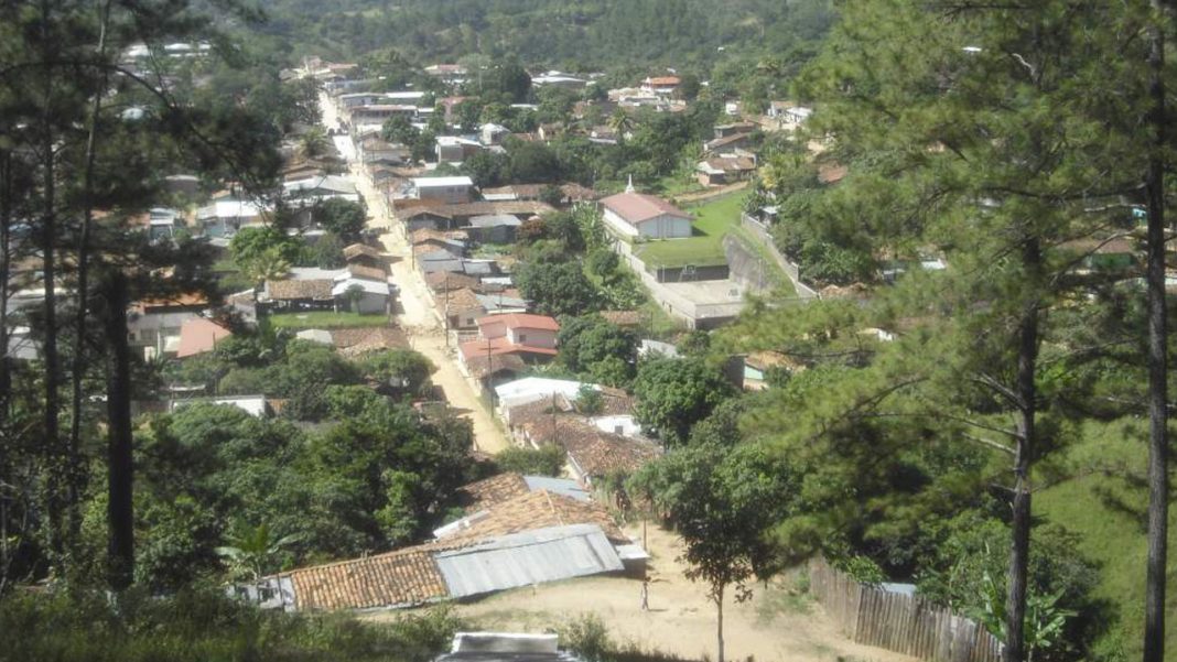 jóvenes se tirotean en Olancho