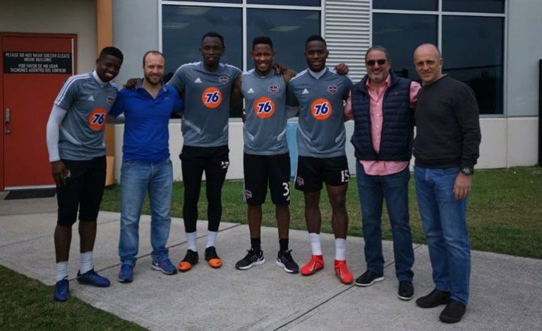 Fabián Coito visitó a los jugadores hondureños en Houston