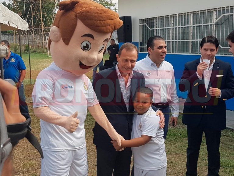 Presidente de «Fundación Real Madrid» destaca labor del programa «Formando Campeones»
