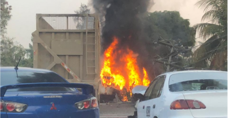 VÍDEO: camión cañero se incendia y se estrella contra un poste en La Lima