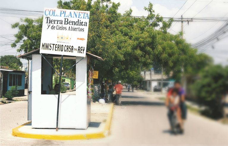 mujer en la planeta