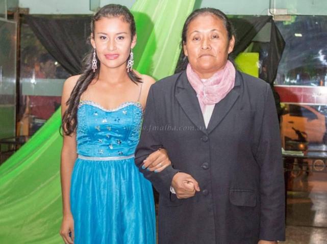 madre e hija terminan secundaria