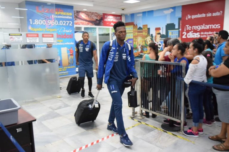 GALERÍA: La Bicolor ya está en Honduras tras fracasar en la Copa Oro 2019