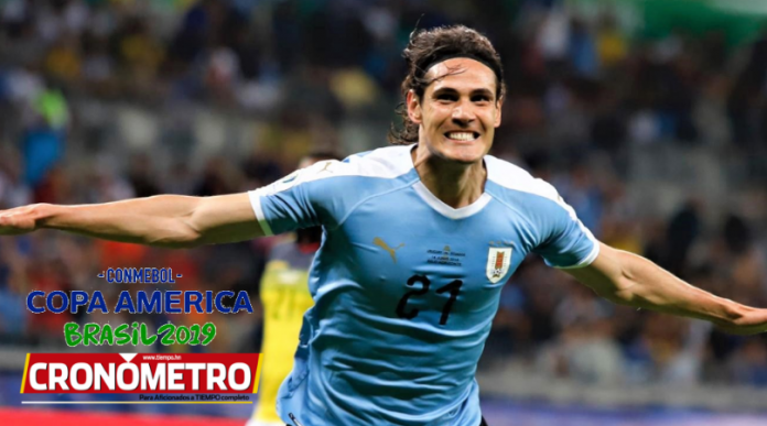 Uruguay destroza a Ecuador 4-0 y lidera el Grupo C