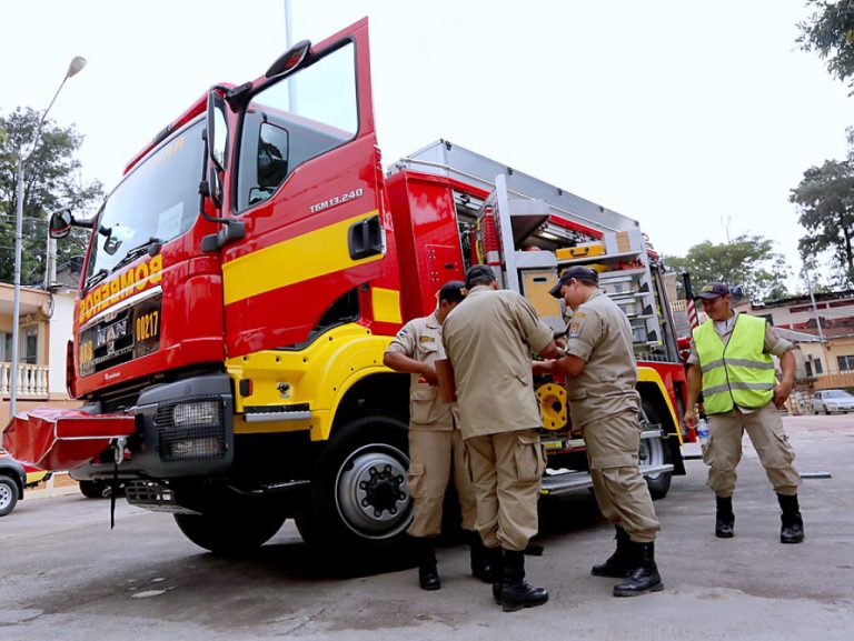 Bomberos voluntarios