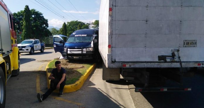 brutal colisión entre camión y "rapidito"