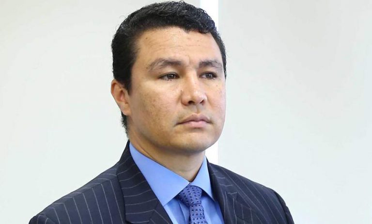 Ebal Díaz a la oposición sobre renuncia de JOH: «Pueden seguir soñando»