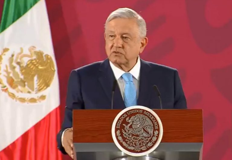 Tras gasear a migrantes hondureños, AMLO resalta a su Guardia Nacional