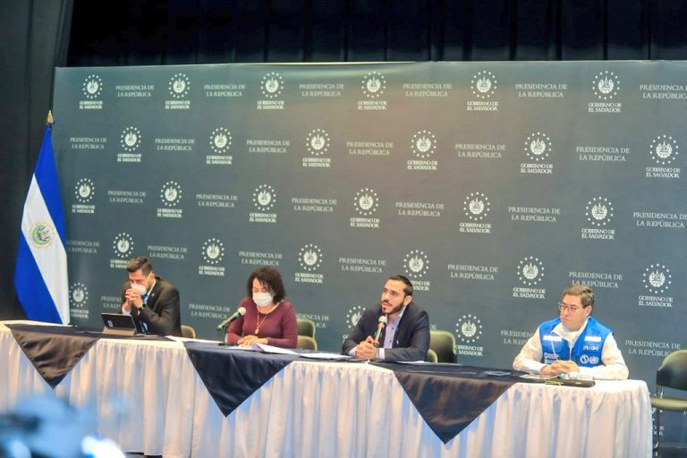 Aumentan a tres los casos de covid-19 en El Salvador