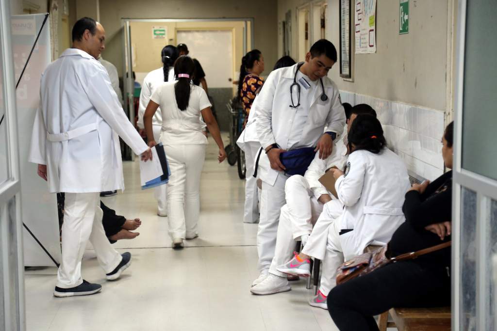 médicos internos