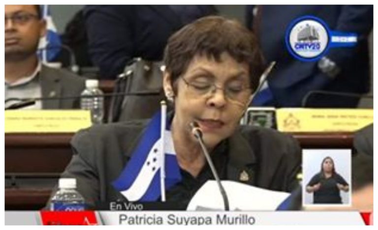 Diputada Patricia Murillo pide investigación por falta de pagos y equipos para médicos