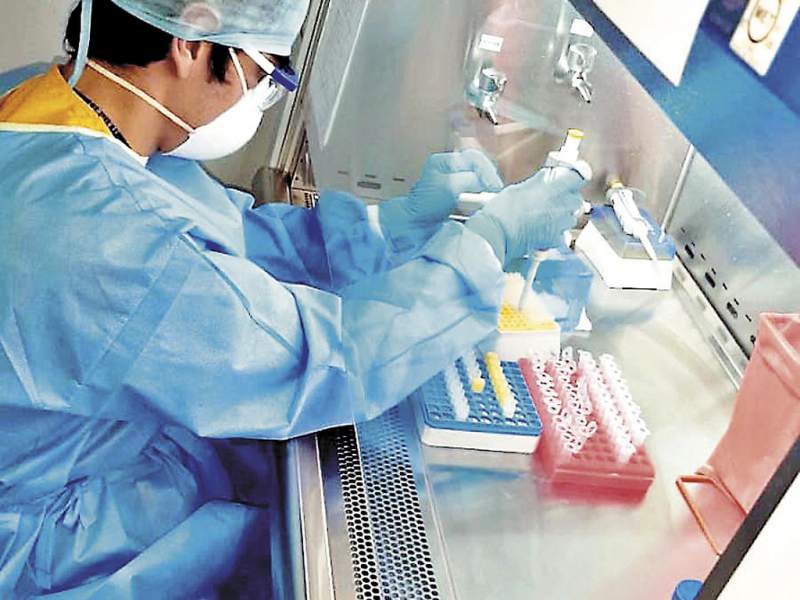 microbiólogos