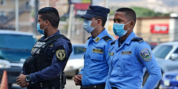Policía Nacional cobra por insumos